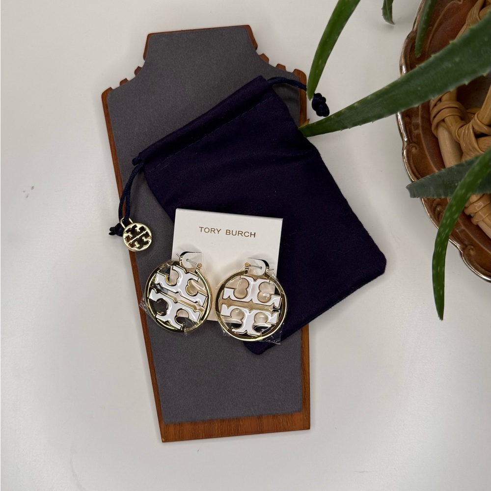 Tory Burch Oversized Logo Hoop Earrings Gold White Enamel NWT Valentines Gift - Picture 4 of 10